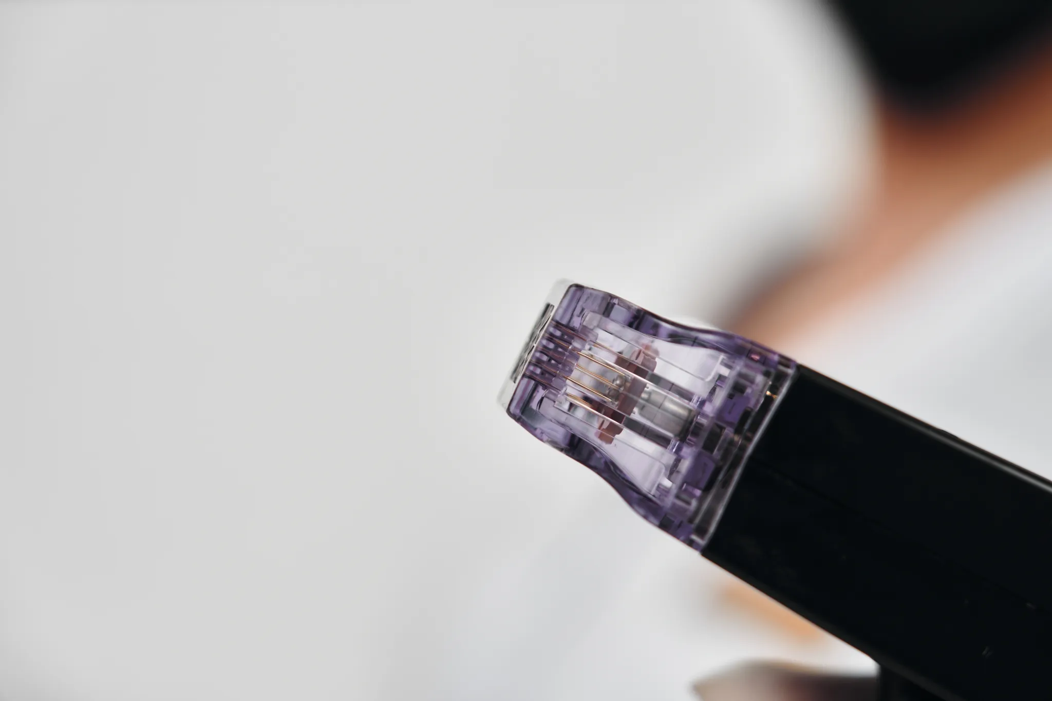 Appareil de microneedling médical pour soins esthétiques avancés
