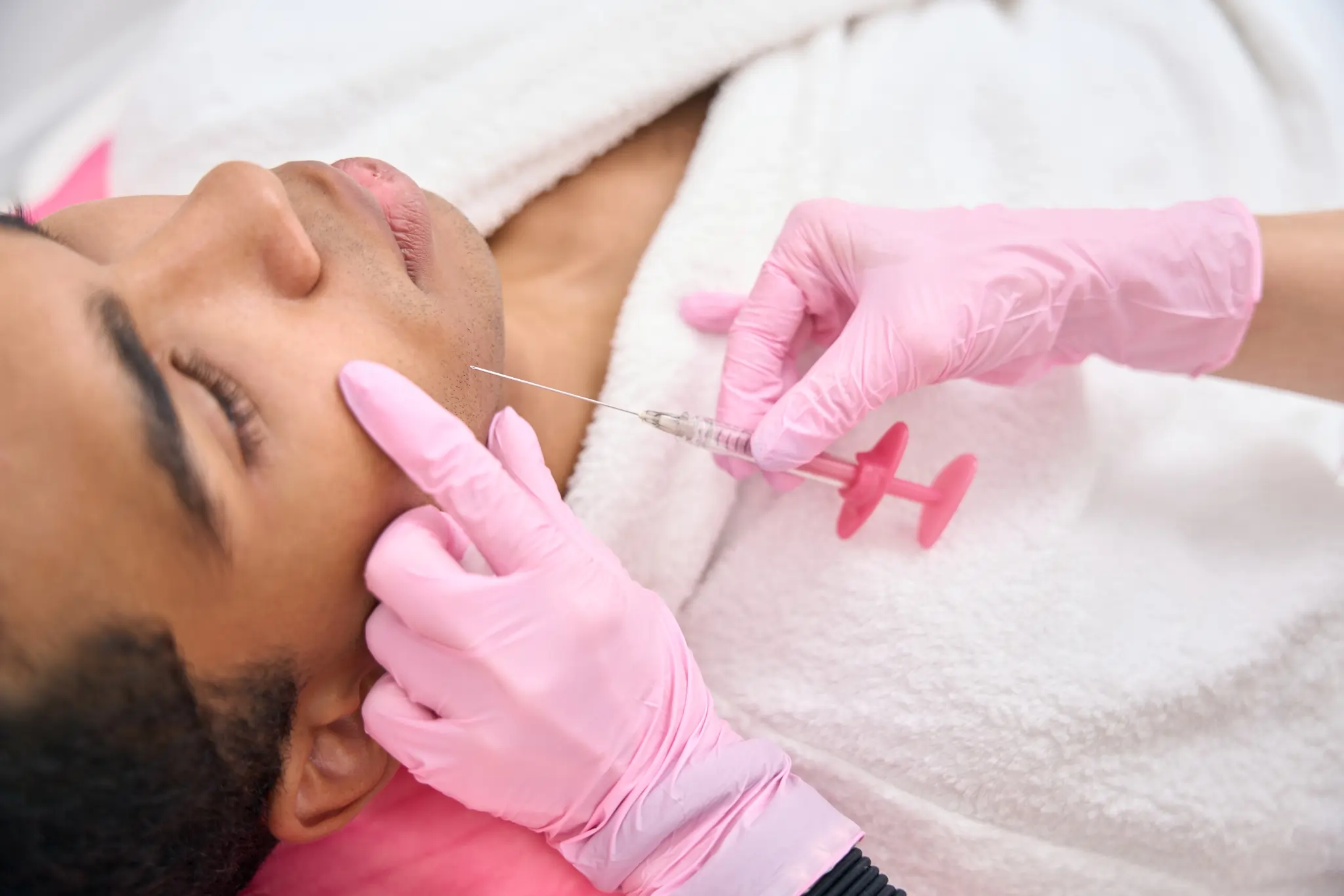 Traitement injectable contre les rides du visage